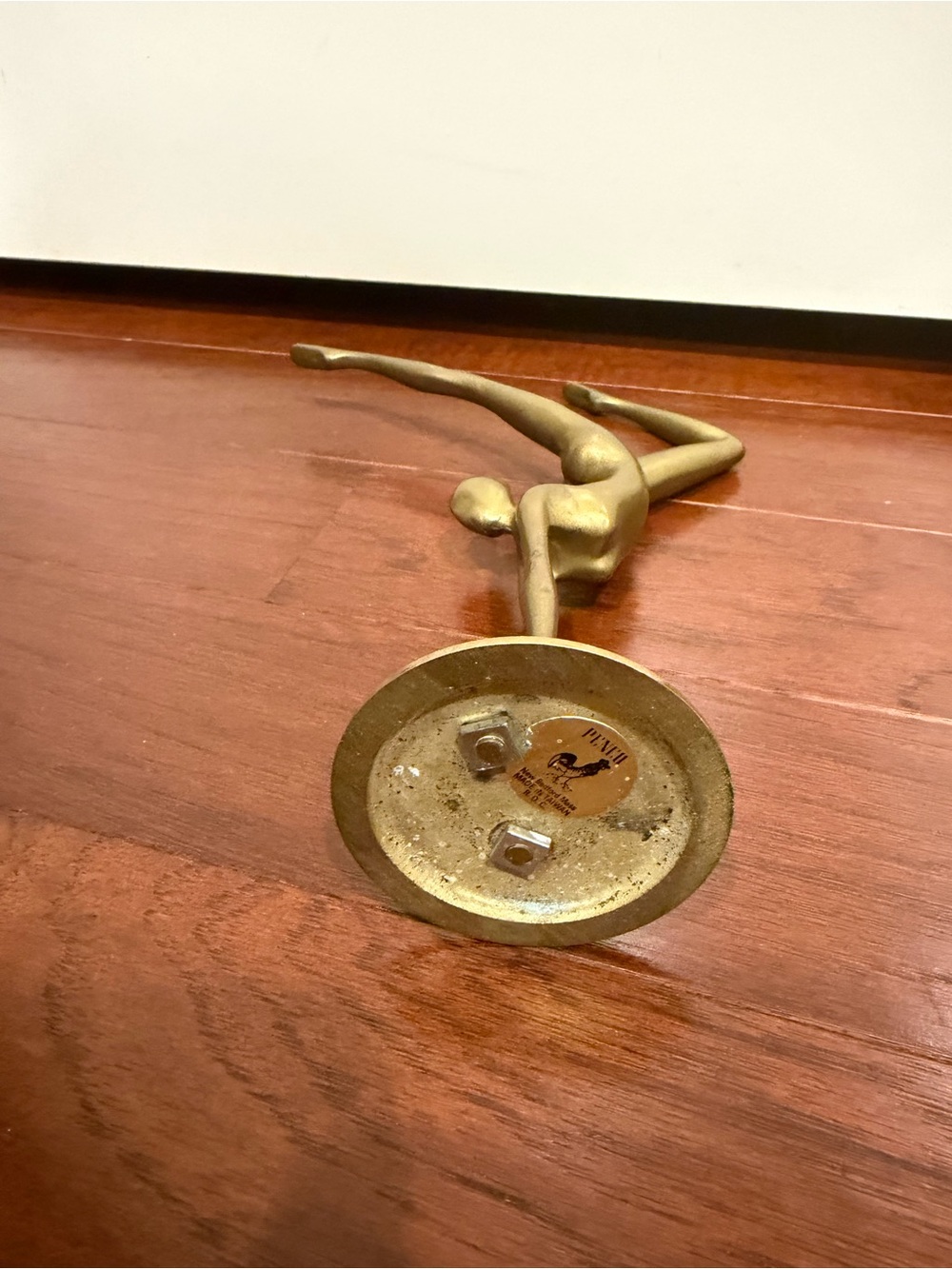 Vintage Mid-Century Modern Stylized Brass Gymnast Figurine on Pedestal Base 8.8” - Picture 8 of 9
